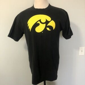 VTG 90s Game Day Iowa Hawkeyes Graphic Art Print College T Shirt L Black